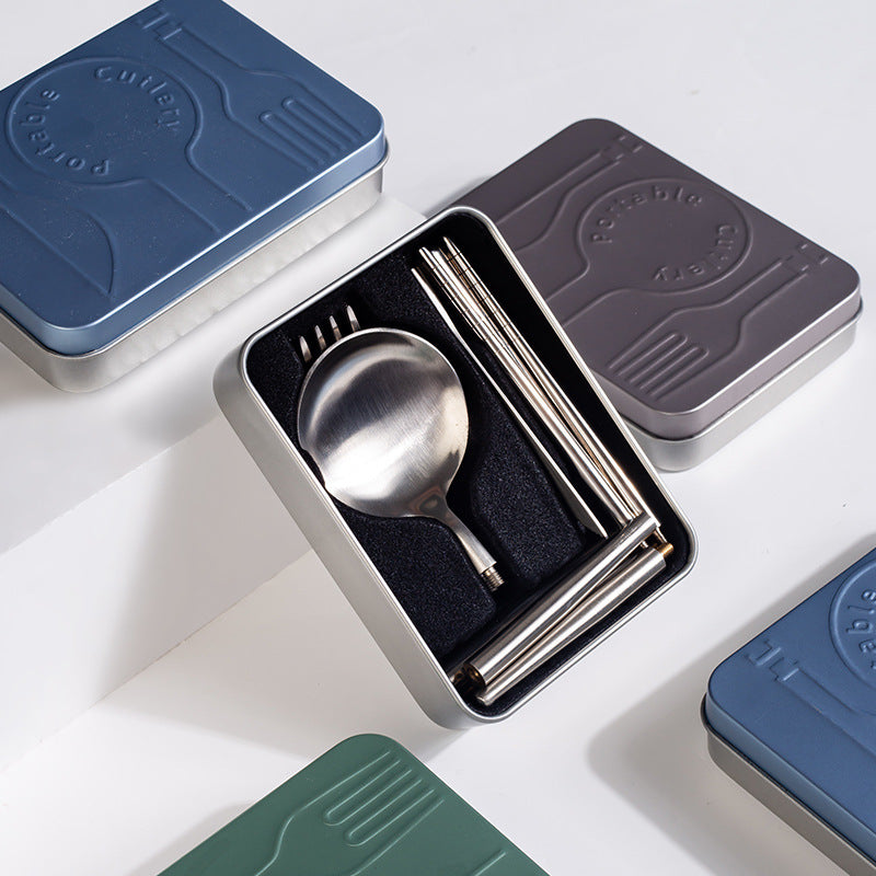 Stainless steel portable cutlery set